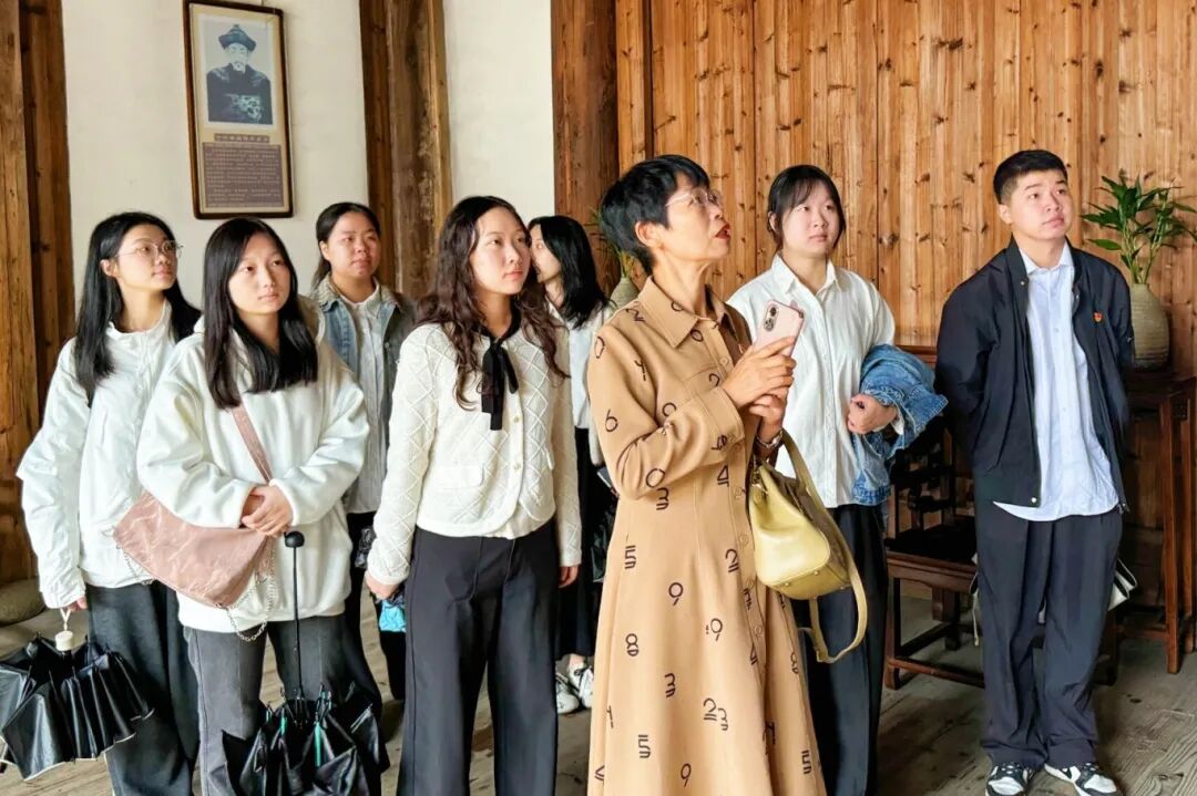 这堂行走的“关”爱课有料更有魂！